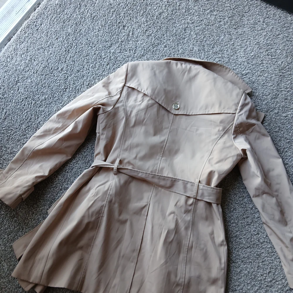 Calvin Klein Tan Double-Breasted Trench Coat - Picture 12 of 13